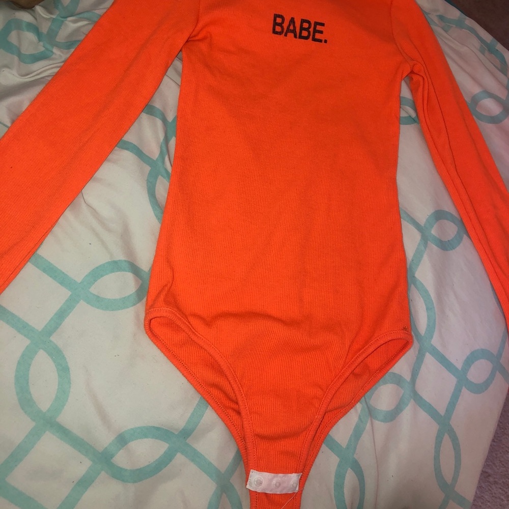 BABE BODYSUIT ORANGE😻✅✅ size (small)